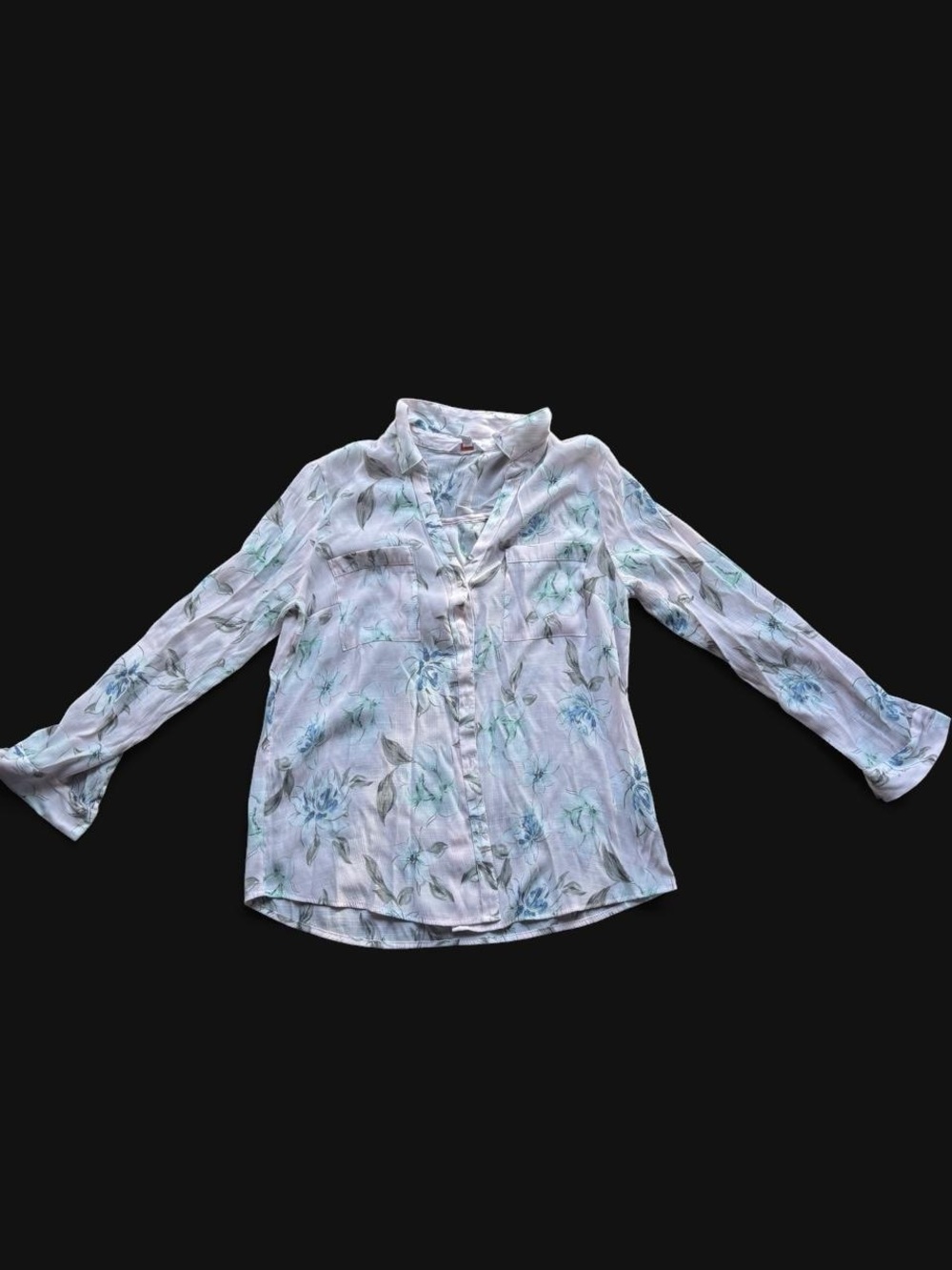 ✨ ✨ Candie's blue & green floral button-up blouse in XL✨